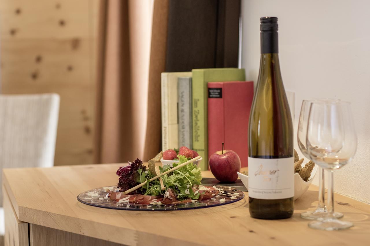 Gasthof Zum Goldenen Loewen Nauders Bagian luar foto