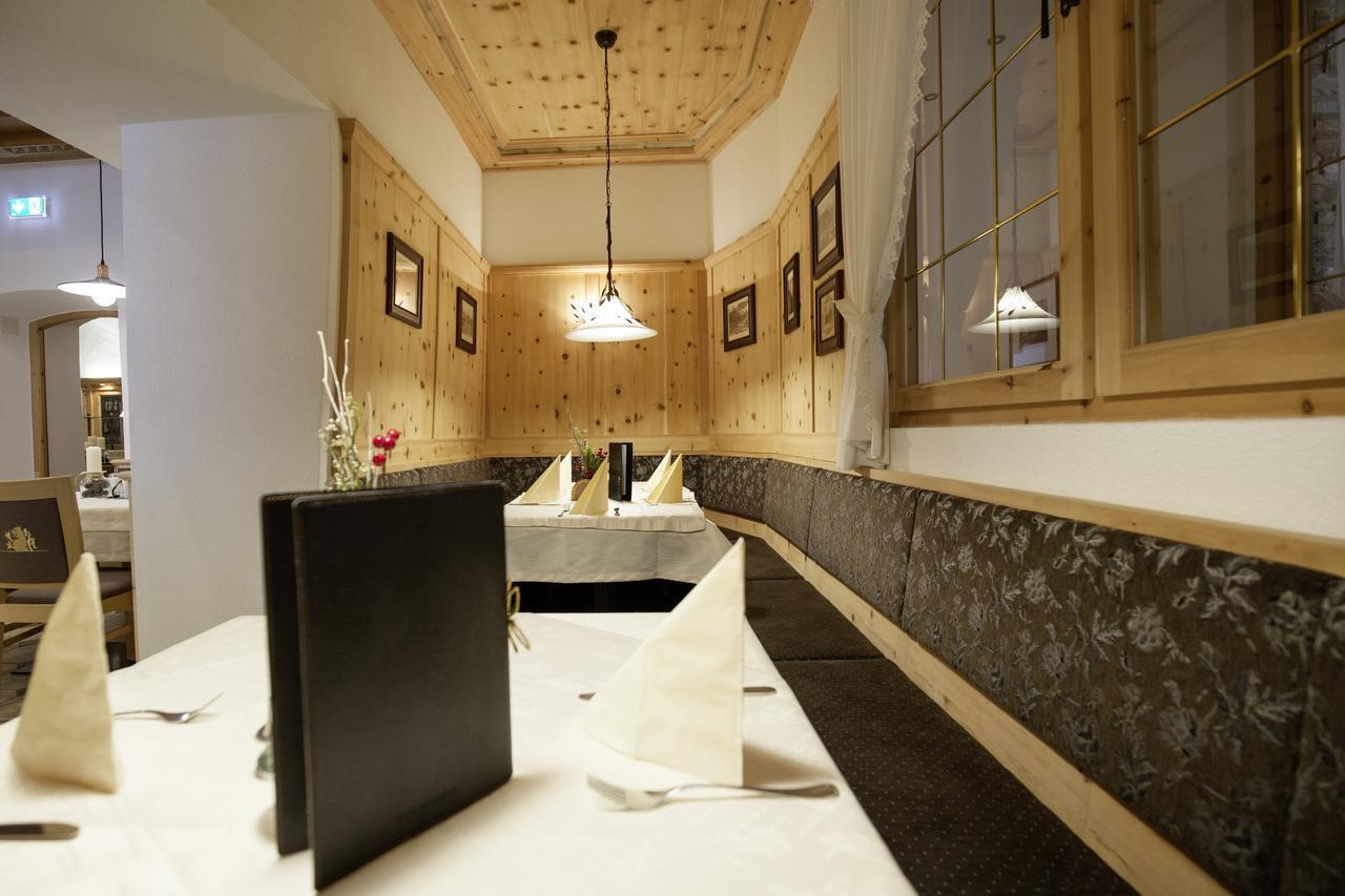 Gasthof Zum Goldenen Loewen Nauders Bagian luar foto