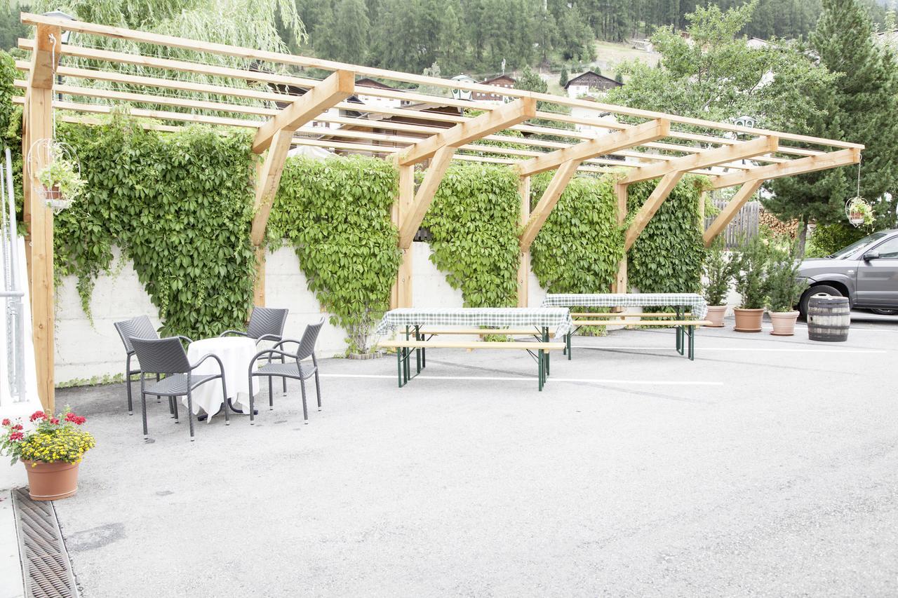 Gasthof Zum Goldenen Loewen Nauders Bagian luar foto
