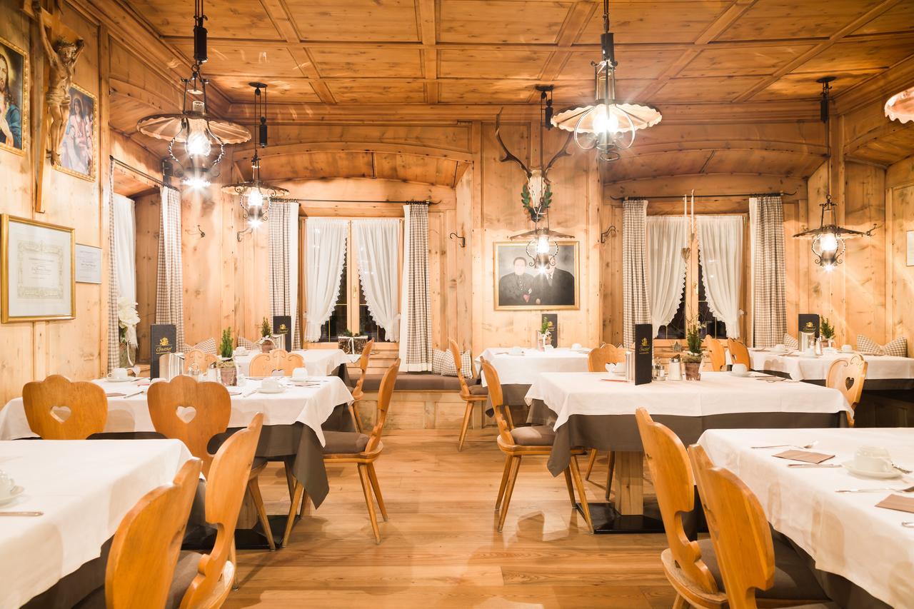 Gasthof Zum Goldenen Loewen Nauders Bagian luar foto