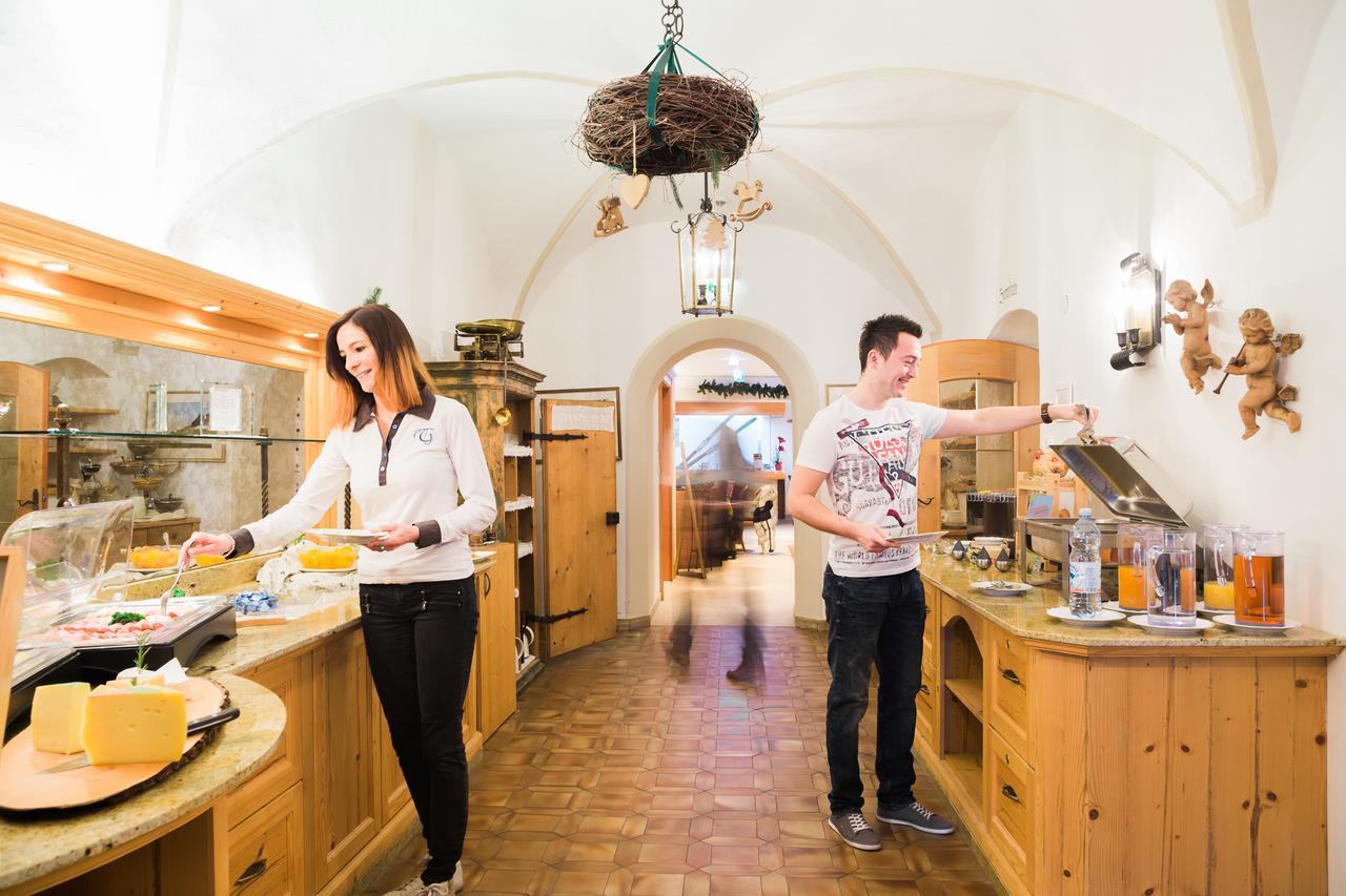 Gasthof Zum Goldenen Loewen Nauders Bagian luar foto