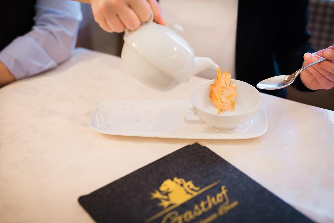Gasthof Zum Goldenen Loewen Nauders Bagian luar foto